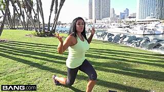 Milf Simone Garzas Pussy is Ready for a Workout