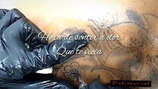 MARCAS DO PRAZER A MORENA TEMPESTADE NEGRA PAGOU A REFORMA DA TATUAGEM COM O CU VISA BOLETOQUETE E XERECARD ALEMÃO TATUADOR TEMPESTADE NEGRA