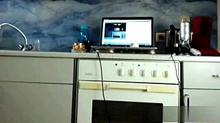 Naughty Booty Tease: Watch Sexydea Shake and Reveal Everything