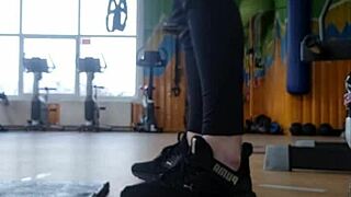 i watch young 18+ babe shake ass in gym