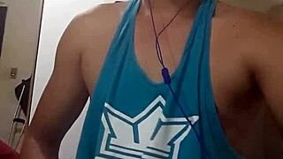 Girlfriend cums heavily after intense fucking with friend