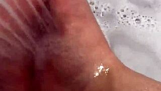 i take off nylon in shower 😘