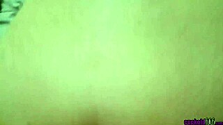 This amateur wife bends over for doggystyle creampie with her lover while hubby watches 😈