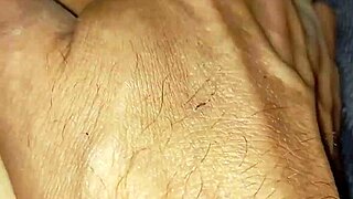 i'm finger fuckin' her pussy so good