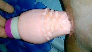 Vietnamese Gay Thot Sucks Big Dick Of Old Man.