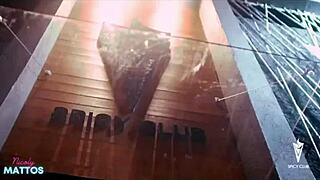 as safadas ficam peladinhas no clube de swing, bent over for doggystyle blowjobs.