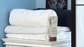 I love how this tattooed masseuse sucks my rod