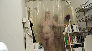damn, i love getting wet in the shower with her