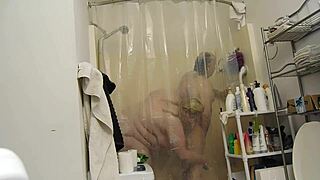 damn, i love getting wet in the shower with her