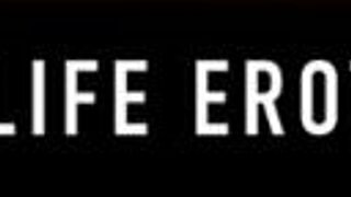 turning herself on with kinky games while fingering pussy 😏