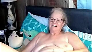 Vee Ass Uses Dildo for Homemade Orgasm