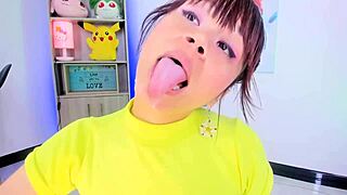 lila jordan brushing her teeth on webcam 😊