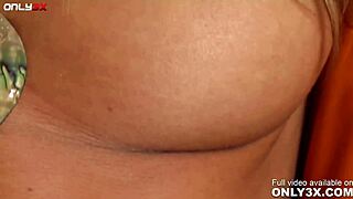 jana cova toys her juicy pussy