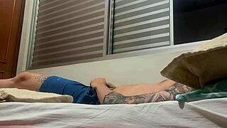 Amateur solo performer indulges in self-pleasure