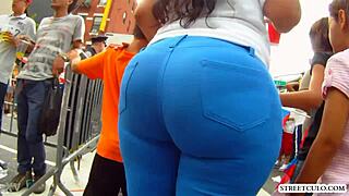 i see this hermosa morena walking so excitingly as a milf