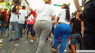 i see this hermosa morena walking so excitingly as a milf