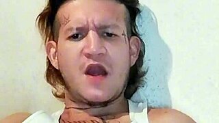 A Colombian girl returns from a trip and gives her boyfriend a jacket, which he finds too arousing and asks her to stop