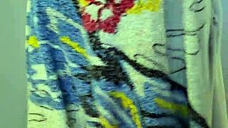 Mature Latina gets her ass filled with milk