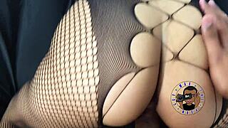 How does Maje4 vixen mess me up with hands, ass, and pussy?