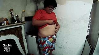 follando entre grasa y desorden en una cocina sucia, ¿te animas?