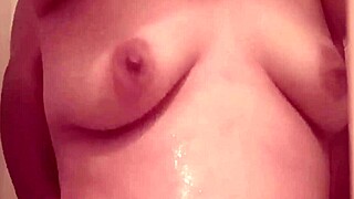 nos duchamos juntos, florecitamamitarica y stepson alex, so hot! 😍