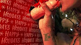 Sloppy Sucking Christmas Gift Monster Cock in Wet Beaver