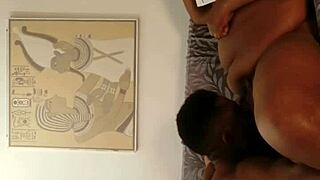 BBW Roxy sucks shaved pussy