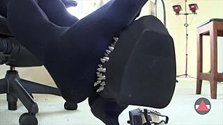 Look at this sexy shoe dangle with pantyhose and close up feet