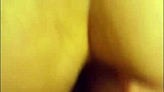 Amateur Begs For Cum Inside Her