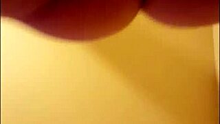 Amateur Begs For Cum Inside Her