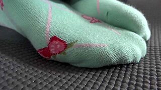 Does the restrained woman tickle your sole?