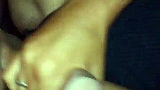 girlfriend gives handjob leading to cumshot 😏