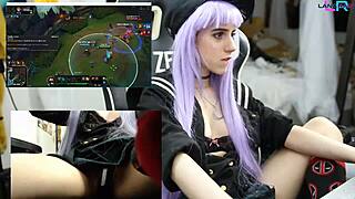 yo, watch this teen play league of legends while masturbating?