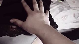 Mientras El Marido Trabaja Me Follo A La Vecina