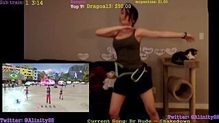 Alinity shakes her ass in sexy dance