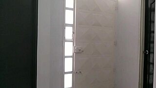 Me Siento Muy Sola Quiero Que Me Chupen El Coño No Importa Quien Sea Voy A Seducir Al Plomero Para Que Me Folle