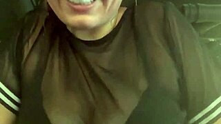 fui pra academia s� de suti� fiquei toda molhadinha at� no meios das pernas escorria