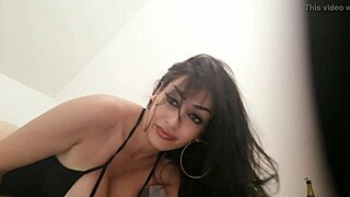 hey, watch neyla kimy, sexy beurette, finger herself in the bathroom!