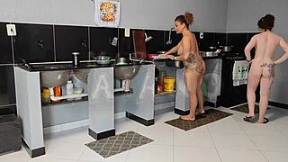 Fiz sexo ao vivo with hot Eliane Furacao and Lorrany Exotica on Kidinhoeasgatas