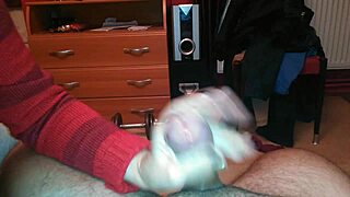 Amateur handjob leads to intense cumshot explosion