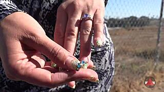 what's with this sexy finger nails fetish in public?