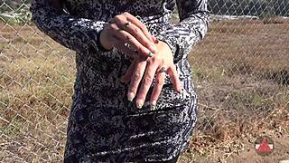 what's with this sexy finger nails fetish in public?