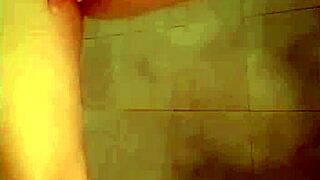 i love watching my pakistani girl squirt while fingering herself