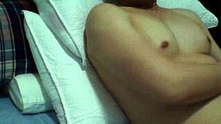 middle-aged gay chats about big body