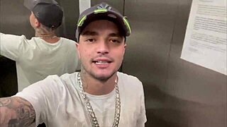 Skinny Novinho Client Sucks Cock Deep In Car