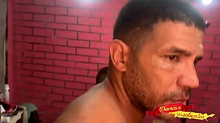 अरे लड़कियाँ, इस साल क्रिसमस के लिए रियल मैन चाहती हो?