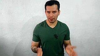 Can you believe the virgin twink sucked his coworker's huge 21cm cock in the office?