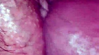 Mi papi se mete a mi cama, me masturba con pelo y deja su lechita en 😏