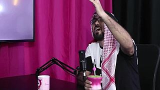 Hoje ele é livre de preconceito e vai para um quarto com um casal se descobrindo bi, mas o swing não é putaria - elquer carlos sheer red