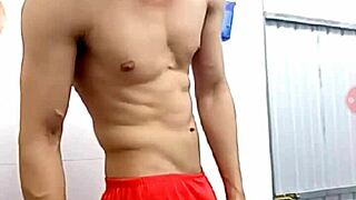 i'm watchin this gay blued show n it's so hot